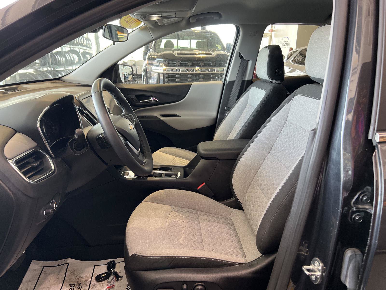 Used 2023 Chevrolet Equinox LT AWD/4WD image 13