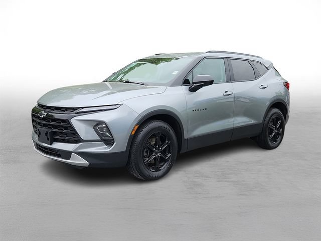 Used 2024 Chevrolet Blazer LT w/ Convenience Package FWD image 3