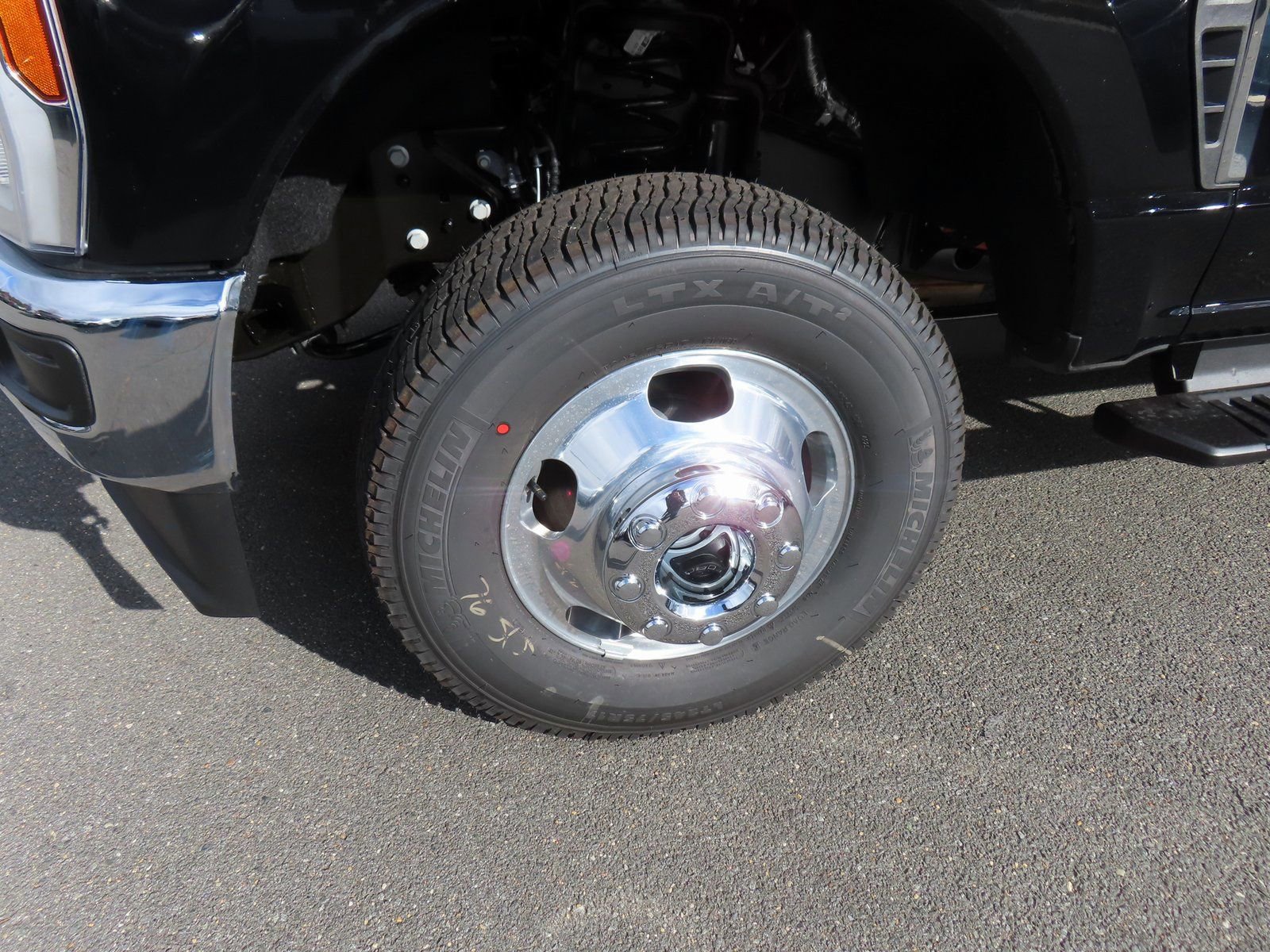 New 2026 Ford F350 XLT w/ 360-Degree Camera Package image 7