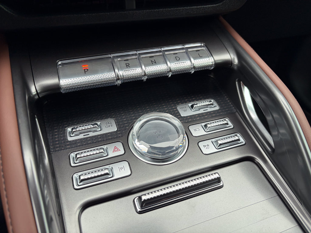 New 2026 Lincoln Nautilus Reserve AWD/4WD image 40