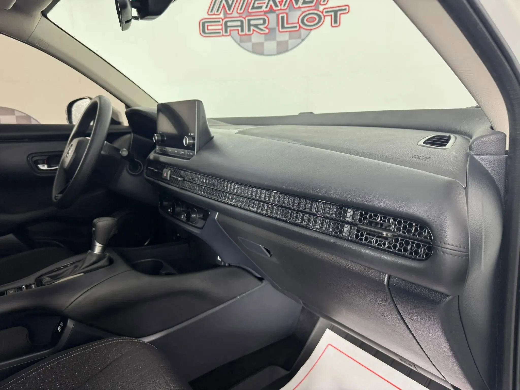 Used 2023 Honda HR-V LX image 11