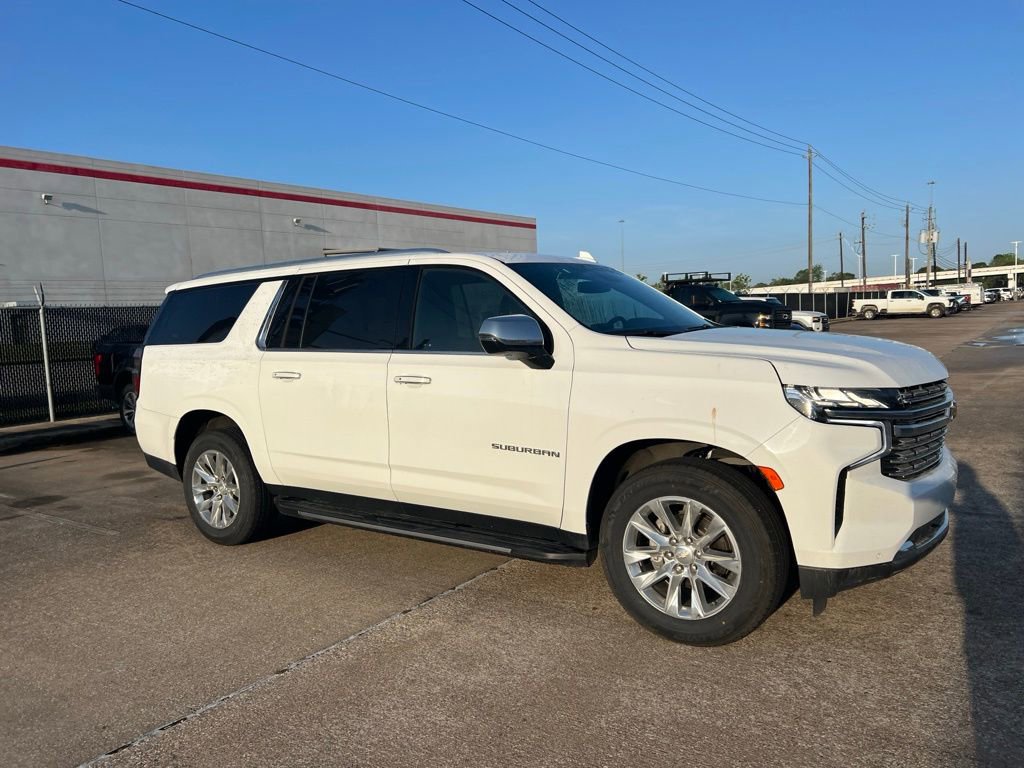 Used 2023 Chevrolet Suburban Premier RWD image 4