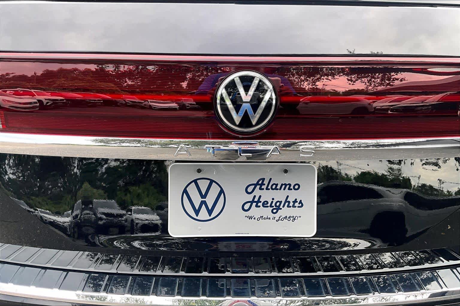 Used 2024 Volkswagen Atlas SEL Premium R-Line AWD/4WD image 33