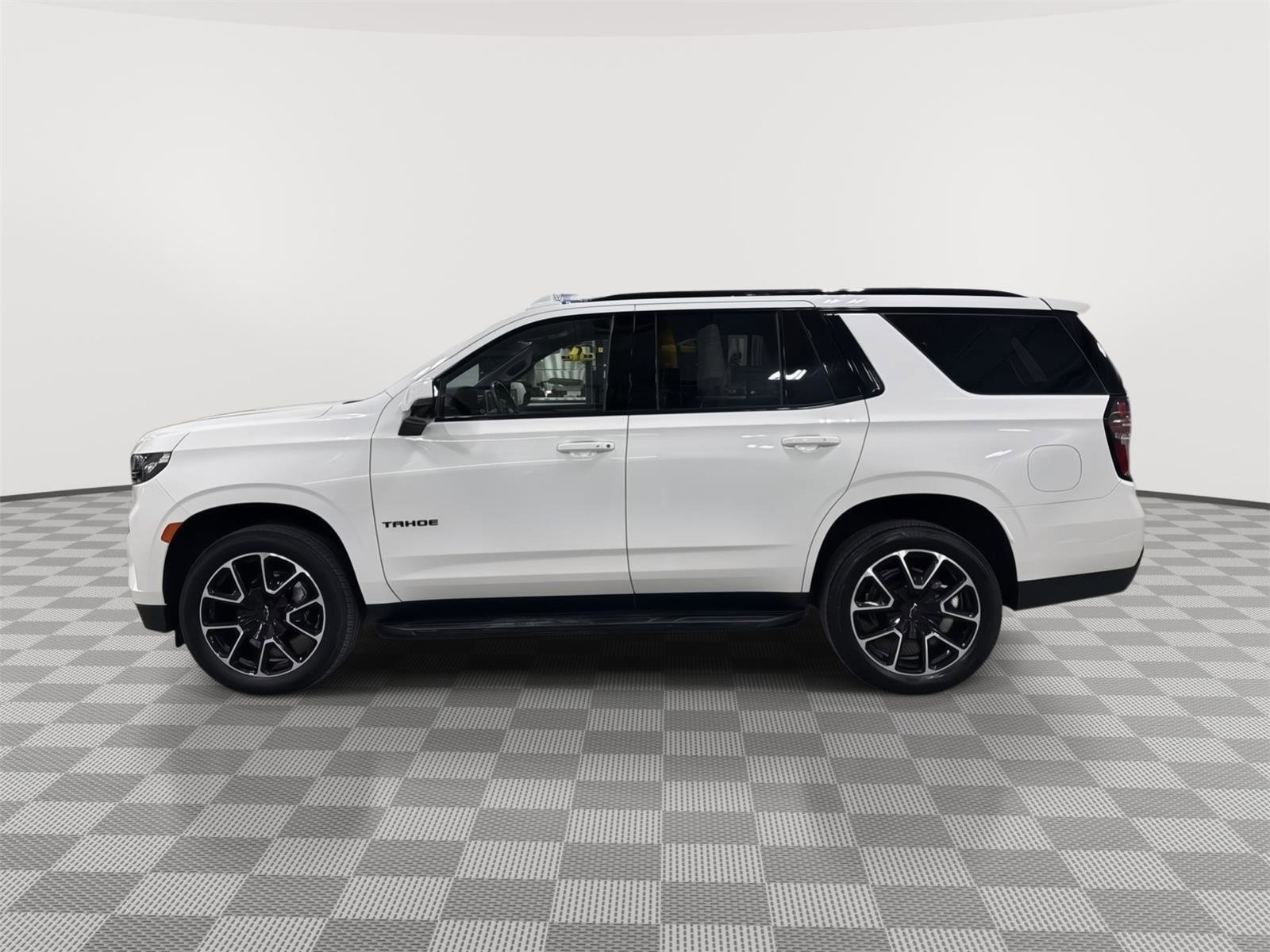 Used 2024 Chevrolet Tahoe RST w/ Luxury Package image 7