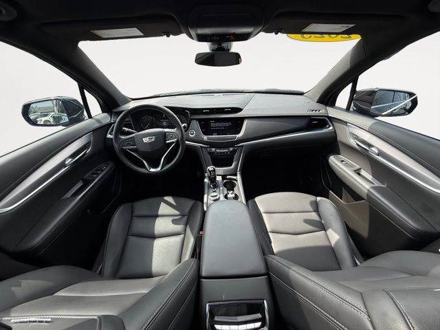 Used 2025 Cadillac XT6 Luxury FWD image 14