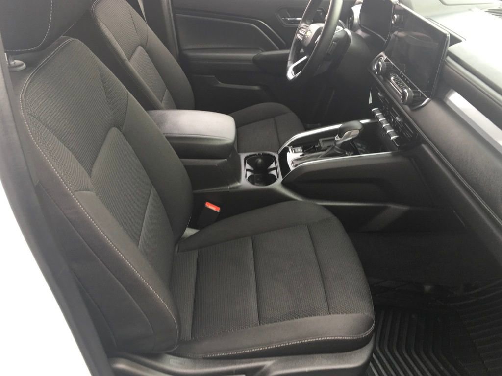 Used 2024 Chevrolet Colorado LT w/ LT Convenience Package image 10