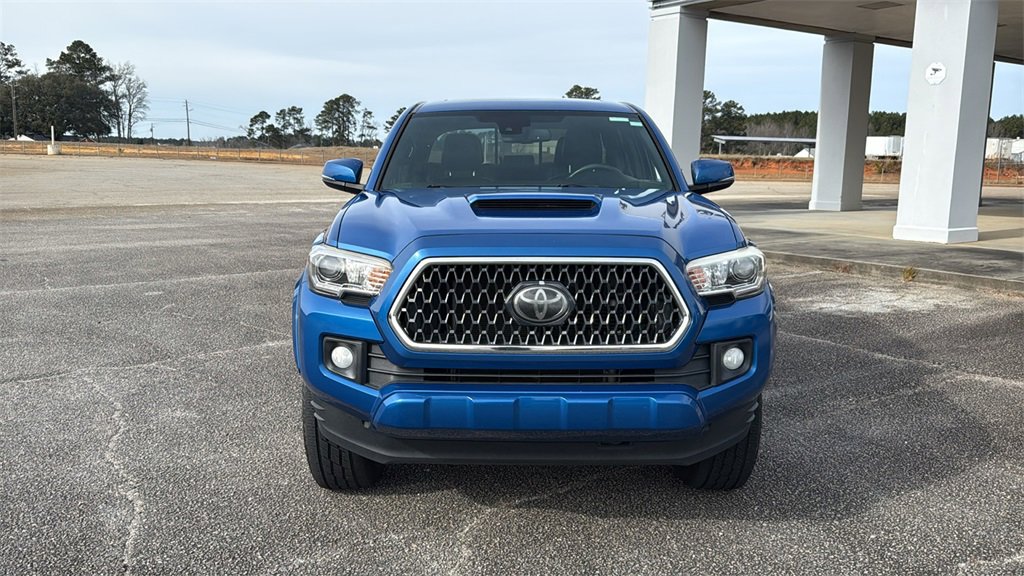 Used 2018 Toyota Tacoma TRD Sport image 3