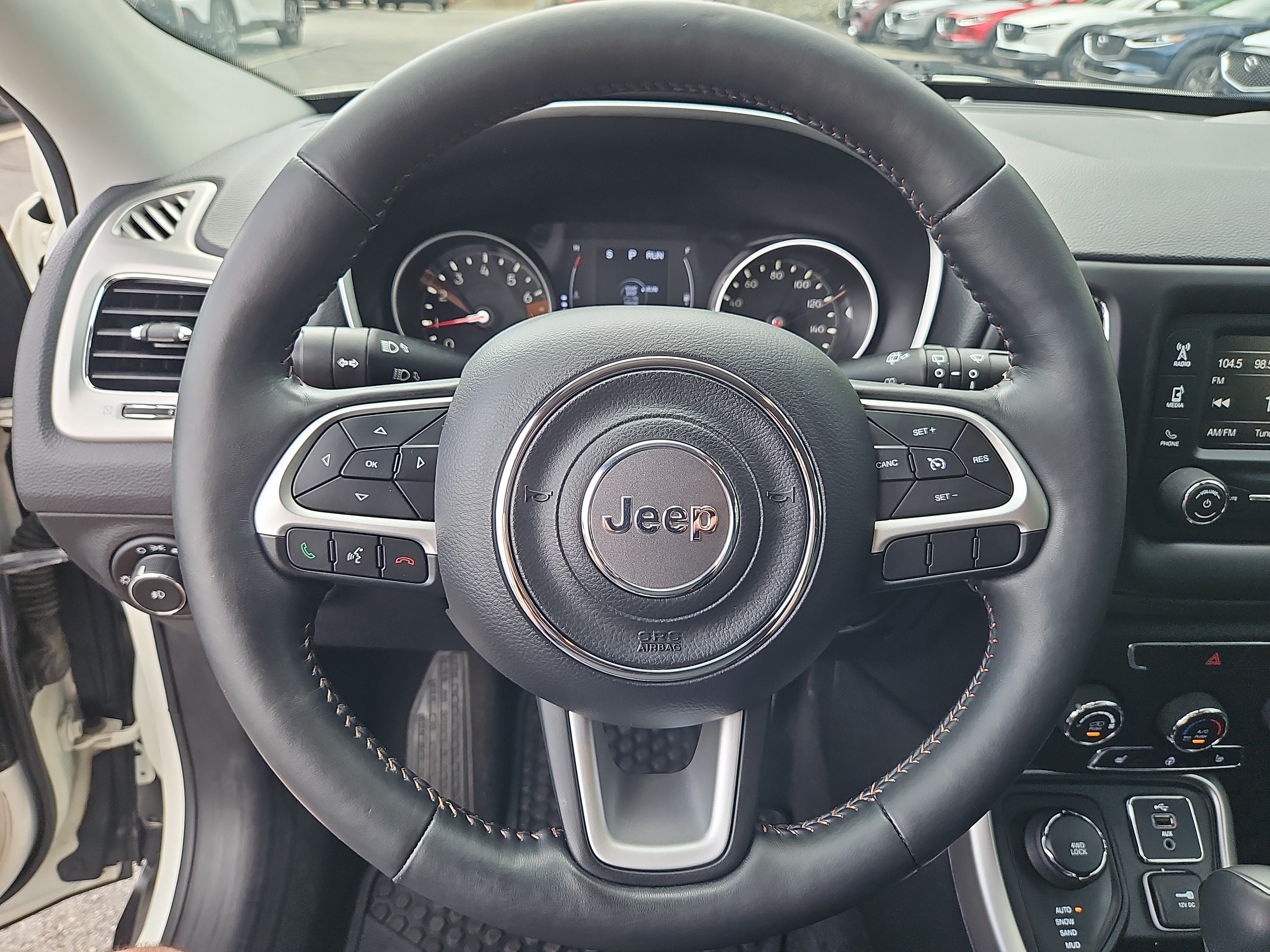 Used 2018 Jeep Compass Latitude w/ Cold Weather Group AWD/4WD image 22