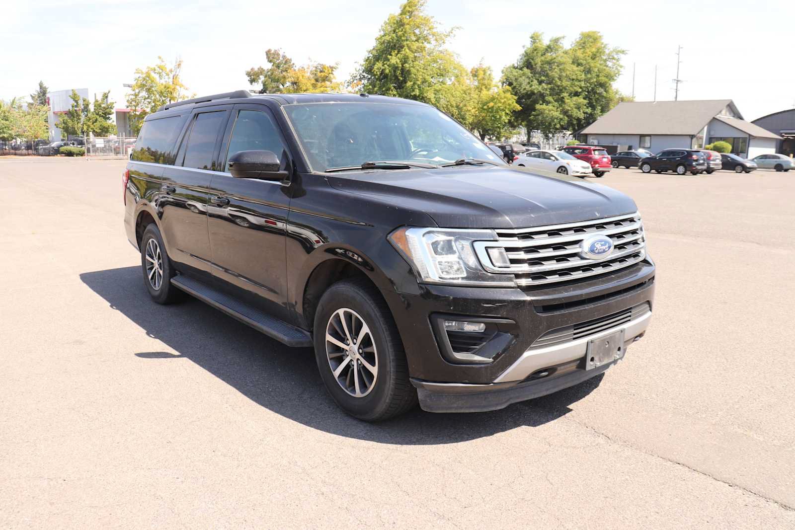 Used 2018 Ford Expedition Max XLT AWD/4WD image 3