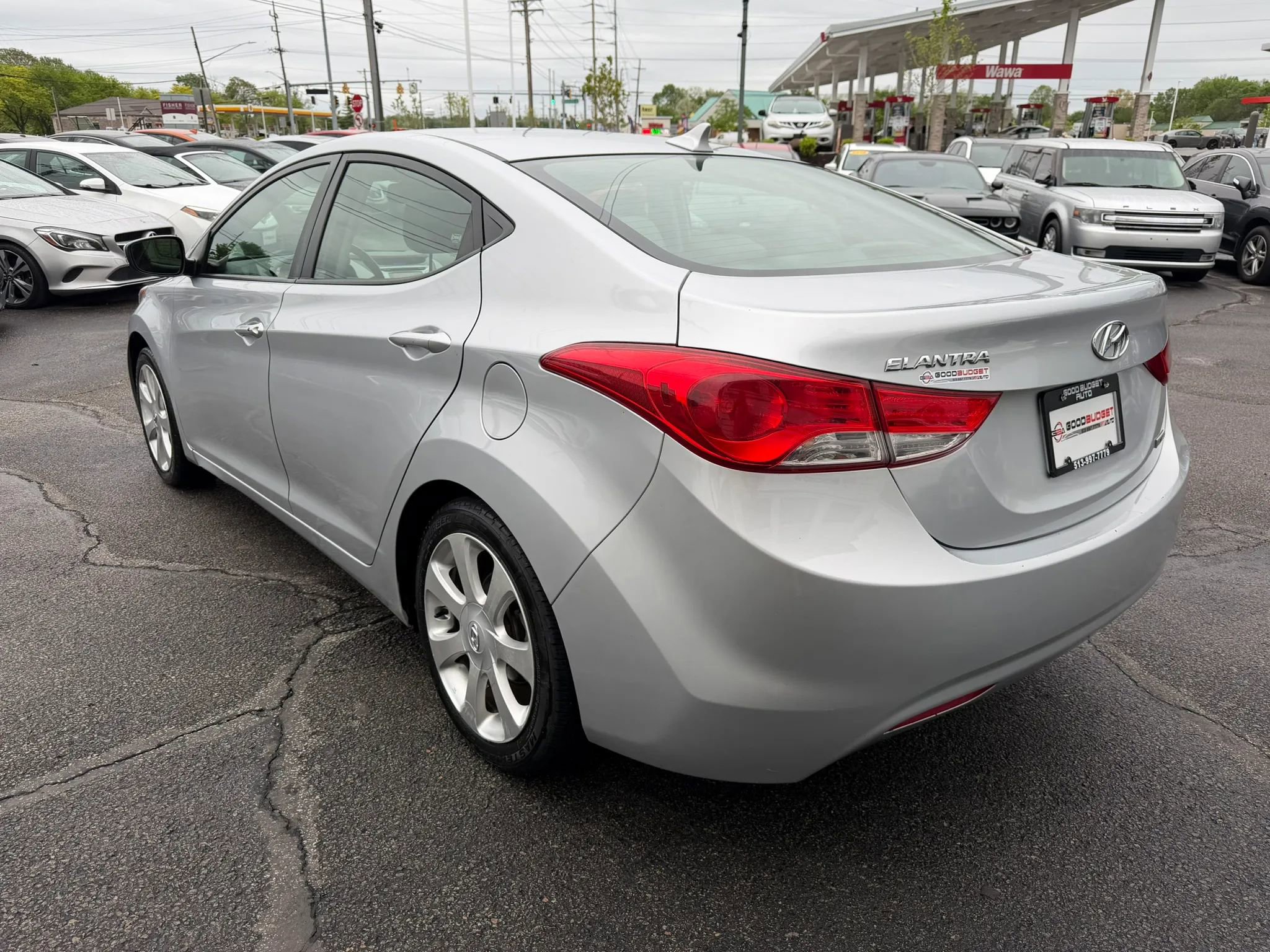 Used 2012 Hyundai Elantra Limited w/ Technology Pkg 5 FWD image 3