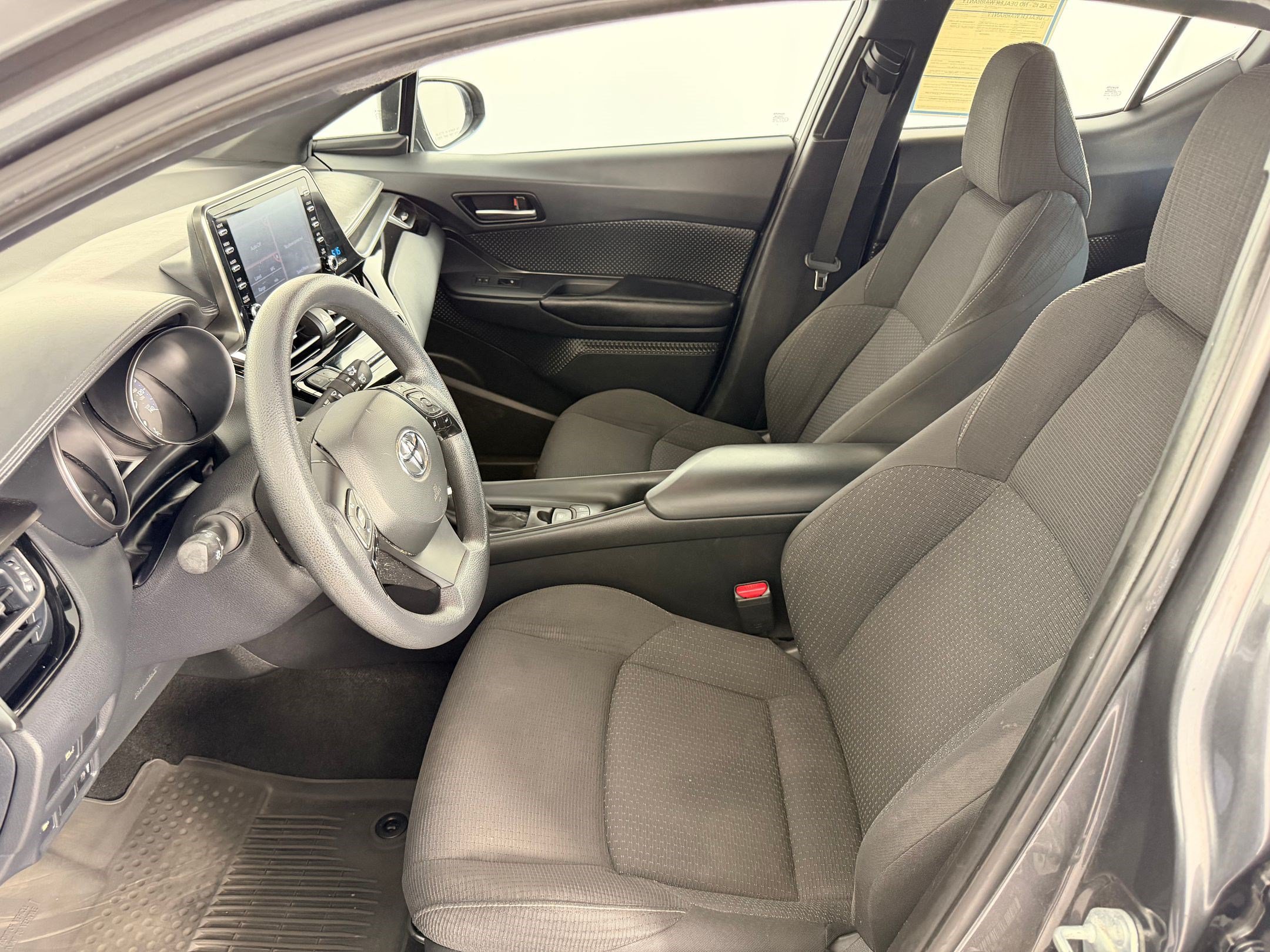 Used 2019 Toyota C-HR LE FWD image 5