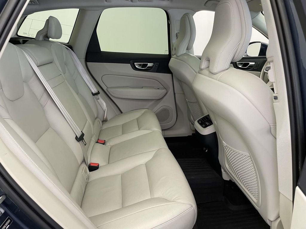 Used 2019 Volvo XC60 T5 Inscription w/ Protection Package AWD/4WD image 19