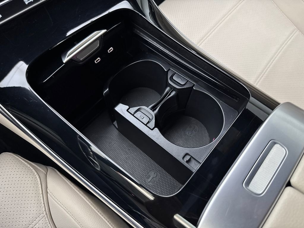 Used 2025 Mercedes-Benz C 300 Sedan image 65