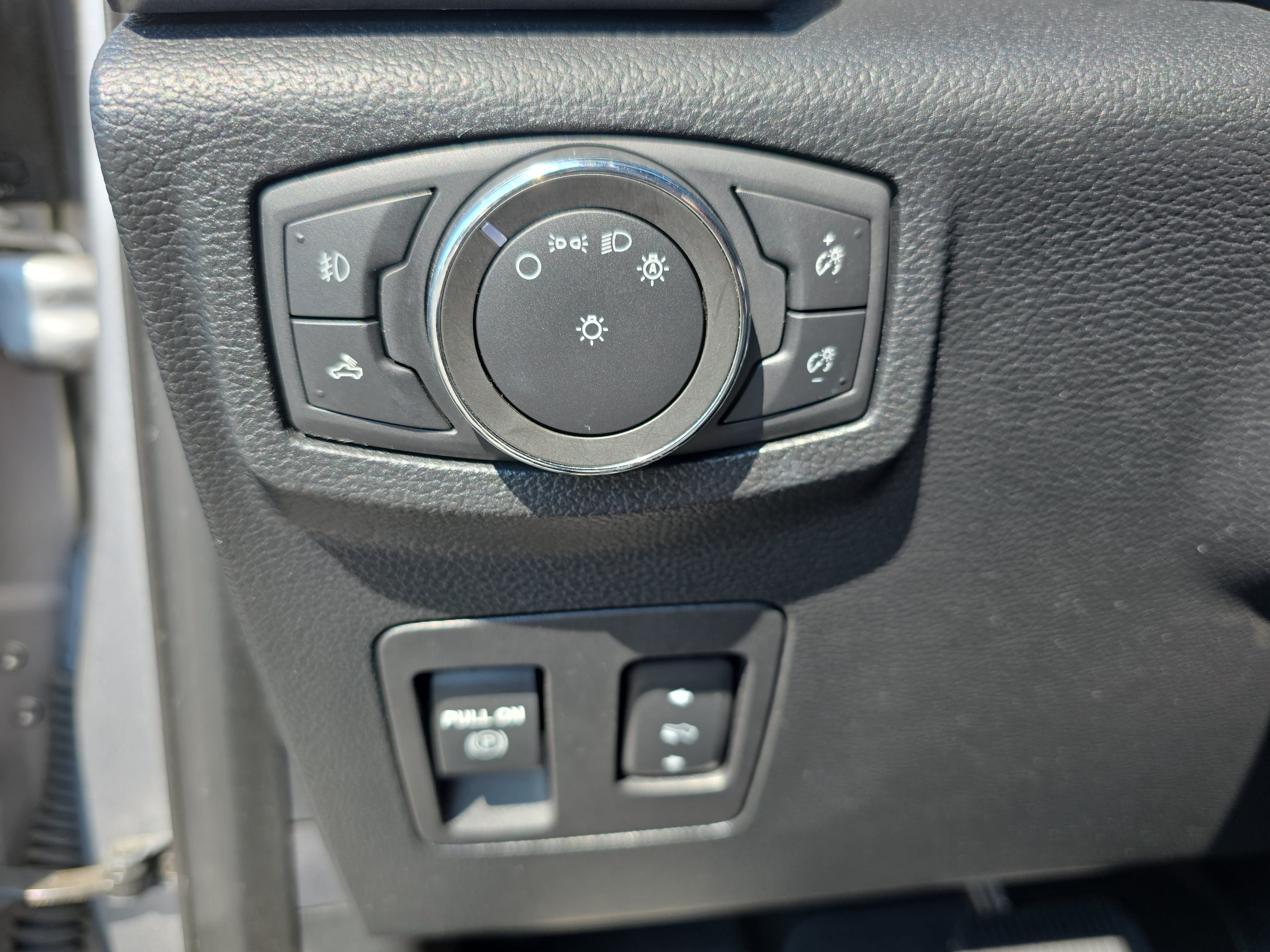 Used 2020 Ford F150 XLT w/ Equipment Group 302A Luxury AWD/4WD image 23