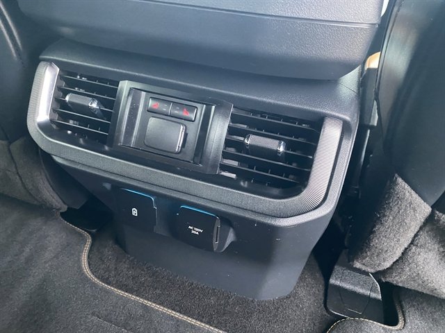 Certified 2023 Ford F150 Platinum w/ Equipment Group 701A High image 11