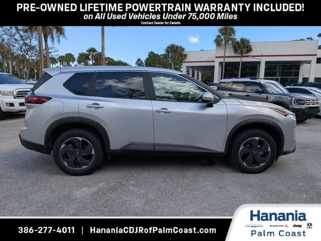 Used 2024 Nissan Rogue SV AWD/4WD image 2