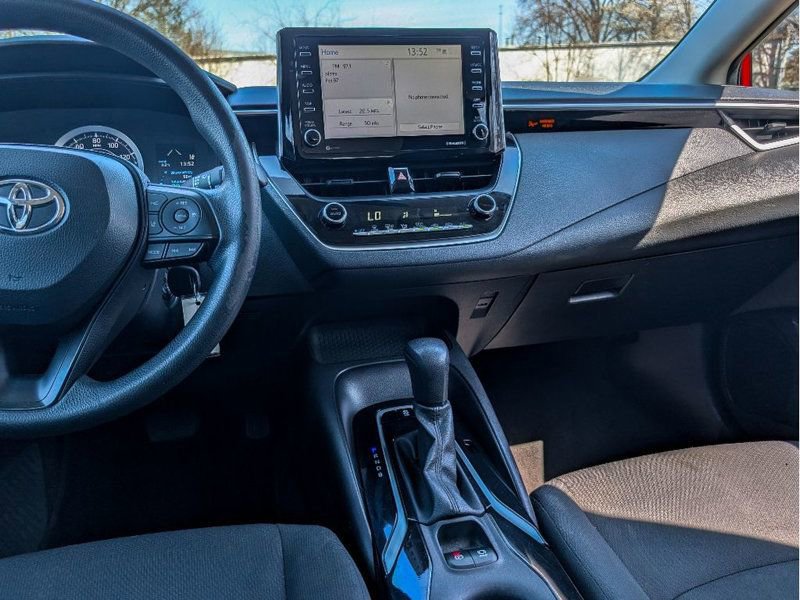 Used 2021 Toyota Corolla LE FWD image 20