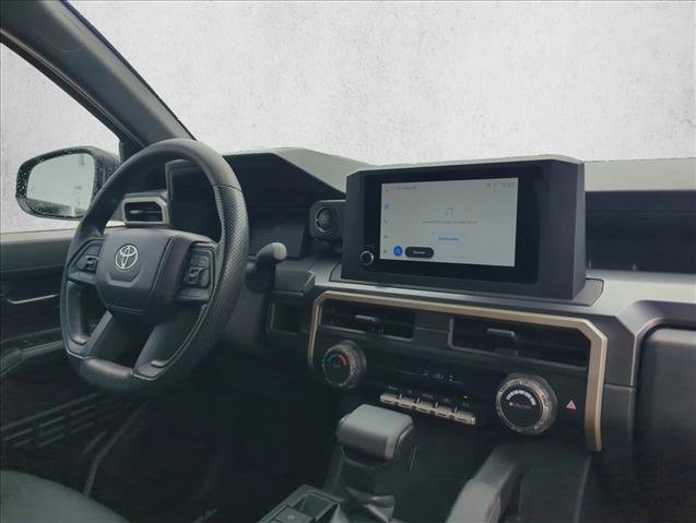 Used 2025 Toyota Tacoma SR5 AWD/4WD image 25