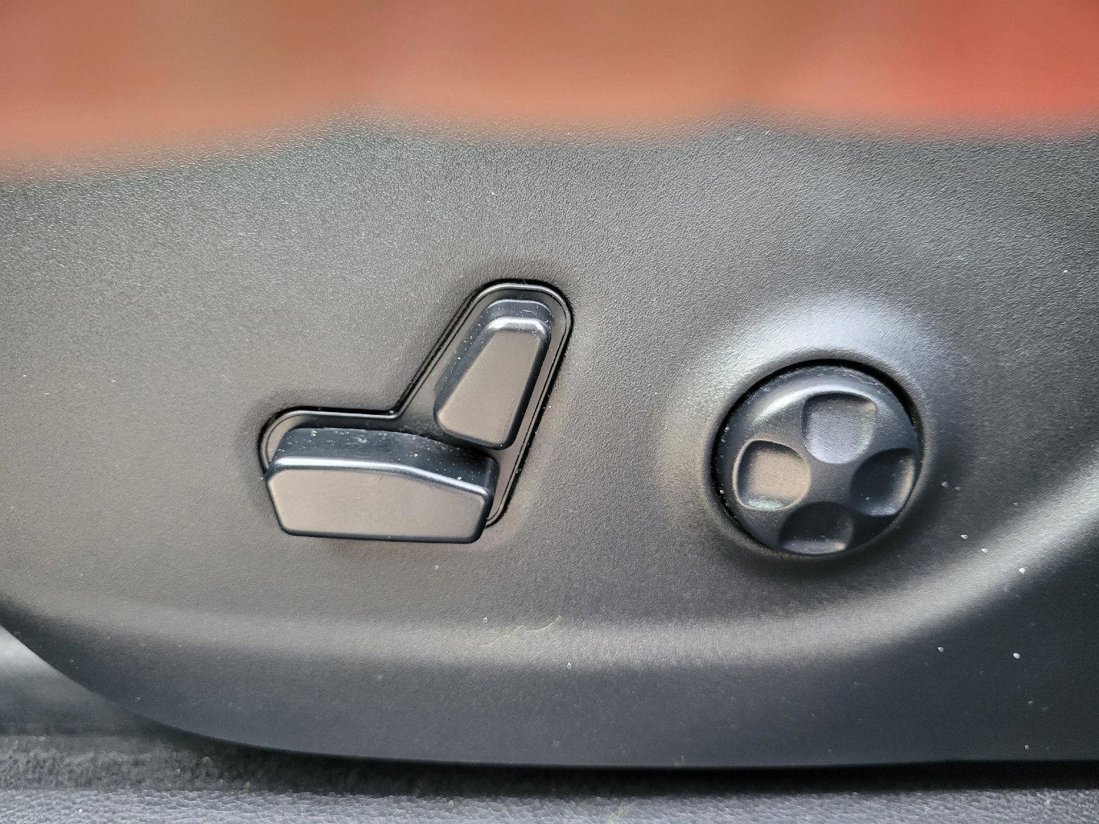 Used 2019 Jeep Cherokee Limited image 9