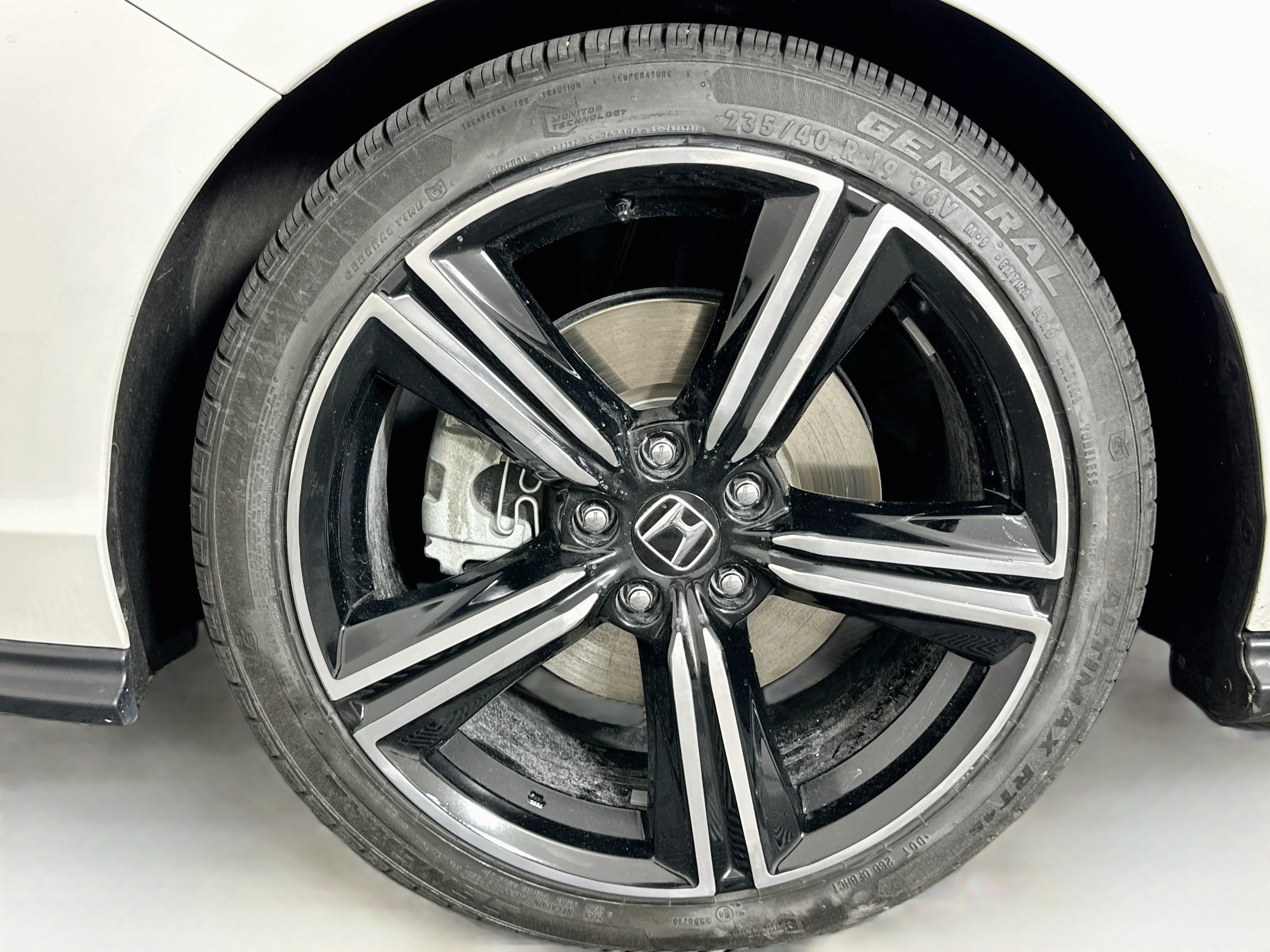 Used 2024 Honda Accord Sport image 11