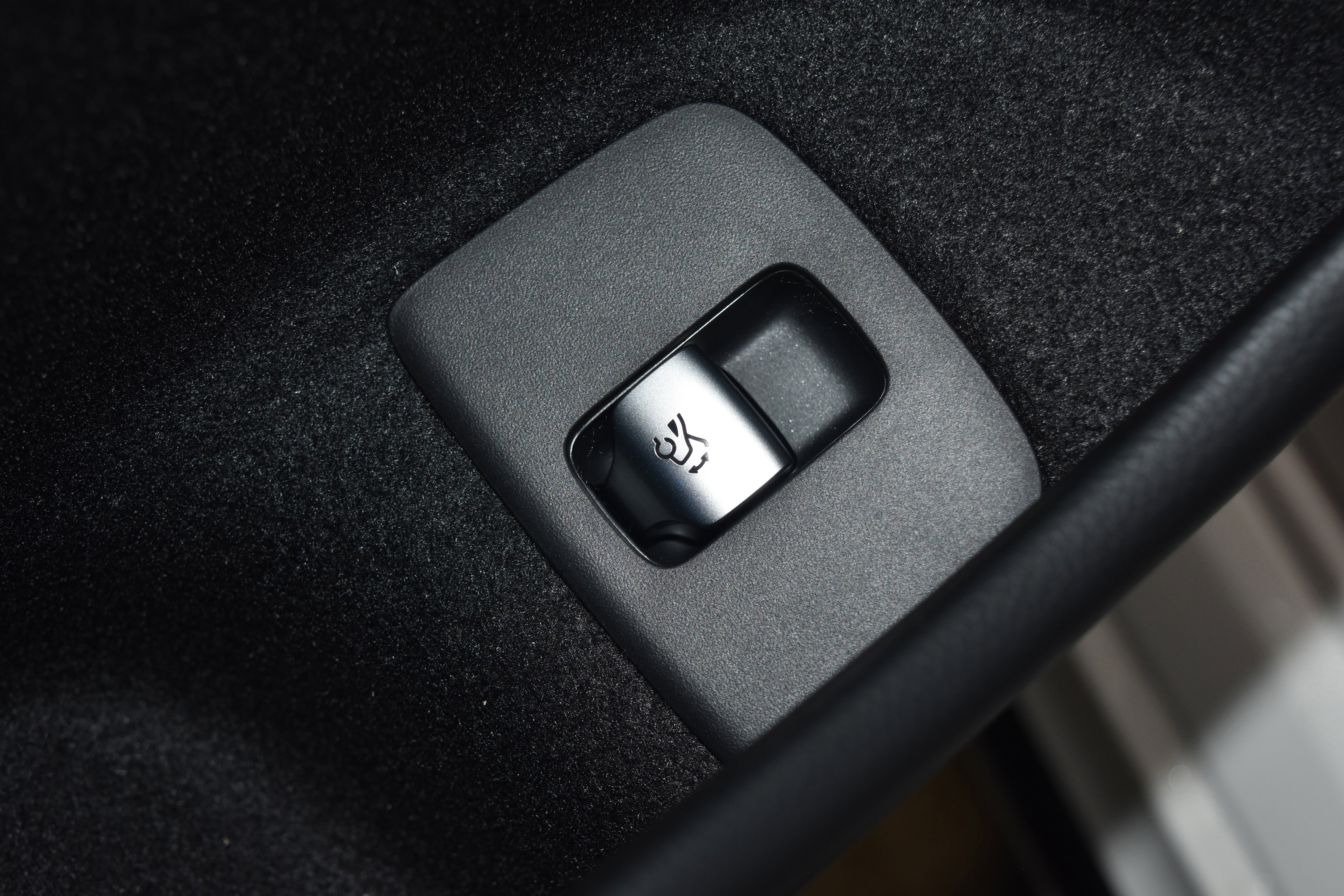 New 2026 Mercedes-Benz E 350 4MATIC Sedan image 6