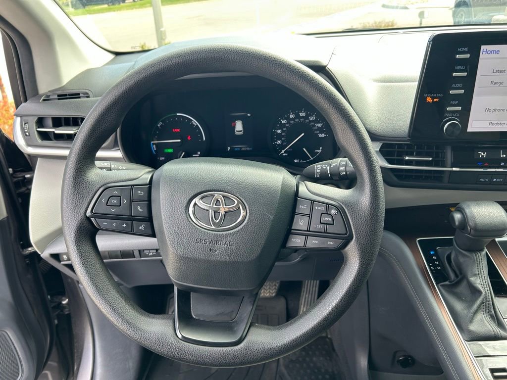 Used 2024 Toyota Sienna LE w/ LE Plus Package AWD/4WD image 21