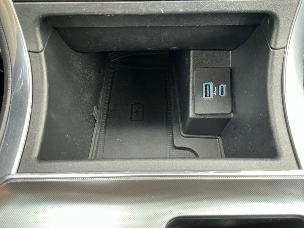 Used 2024 Ford Edge Titanium image 23