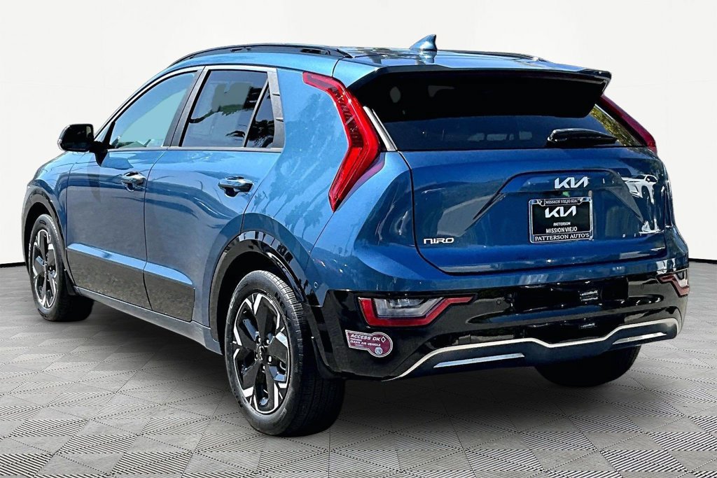 Certified 2024 Kia Niro Wave FWD image 6