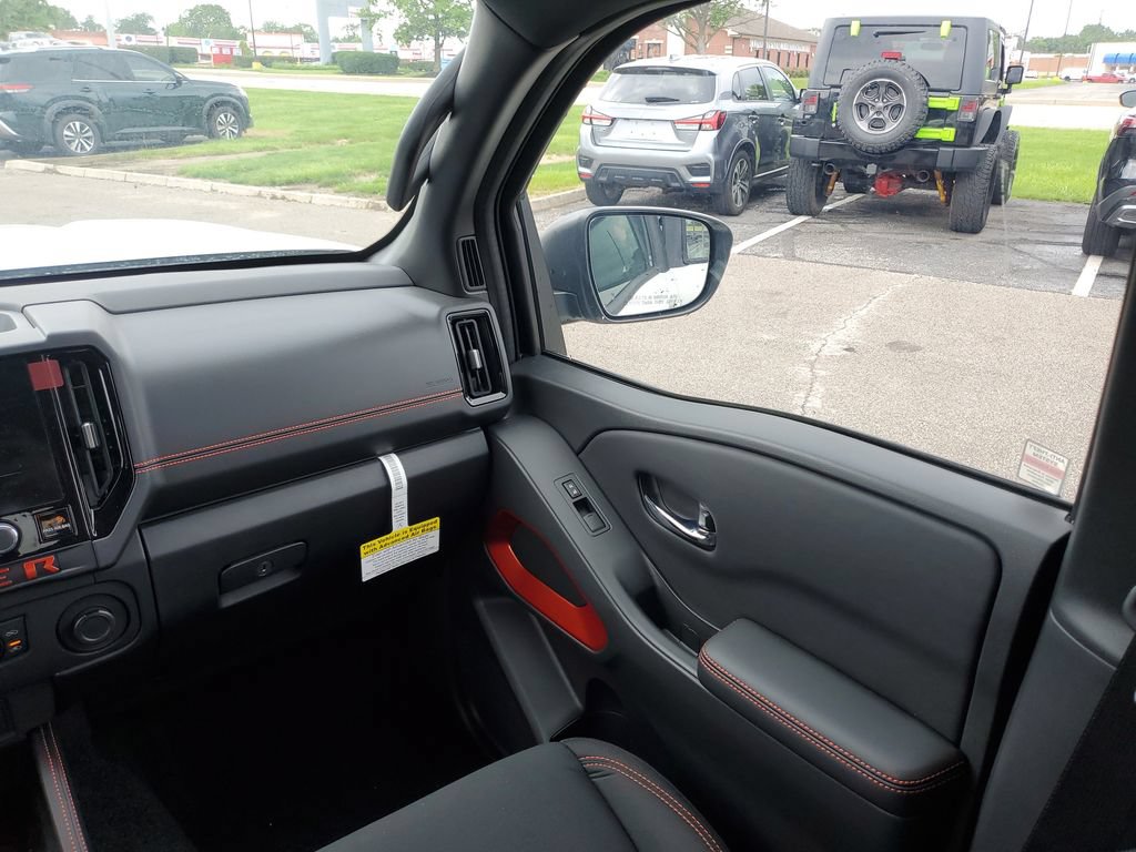 New 2025 Nissan Frontier PRO-4X AWD/4WD image 7