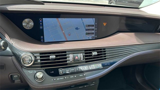 Used 2018 Lexus LS 500 w/ Accessory Package (Z2) image 16