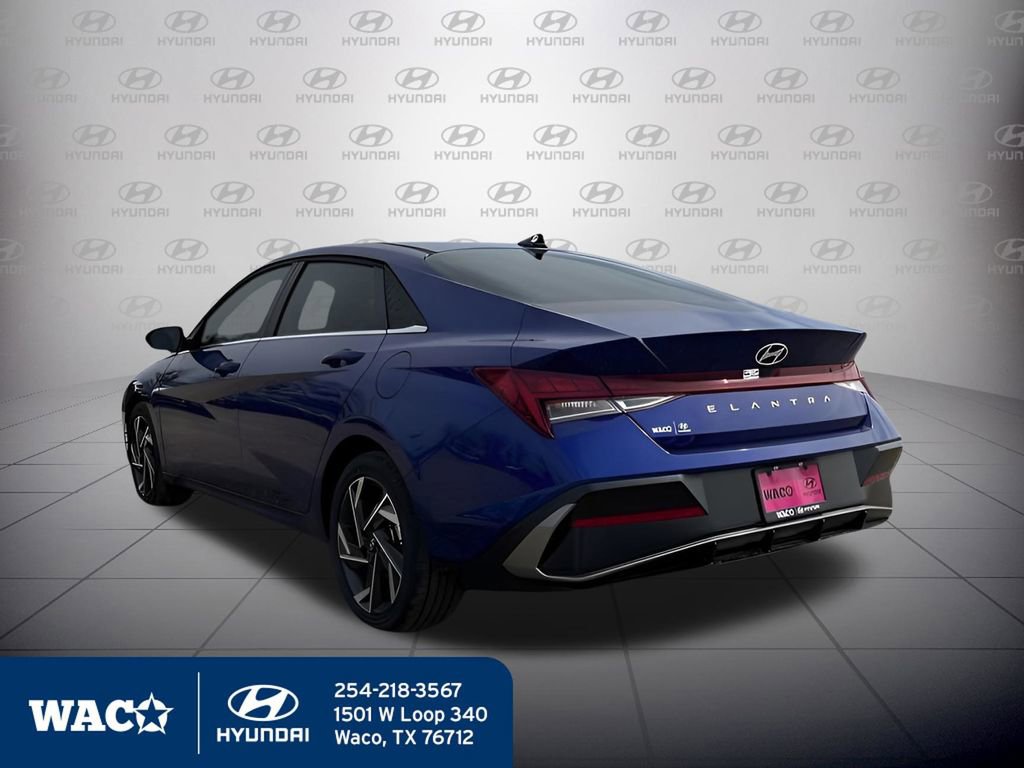 Used 2025 Hyundai Elantra SEL w/ Cargo Package image 9