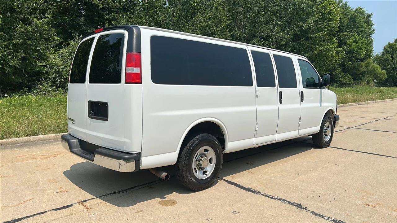 Used 2016 Chevrolet Express 3500 LT w/ LT Preferred Equipment Group RWD image 4