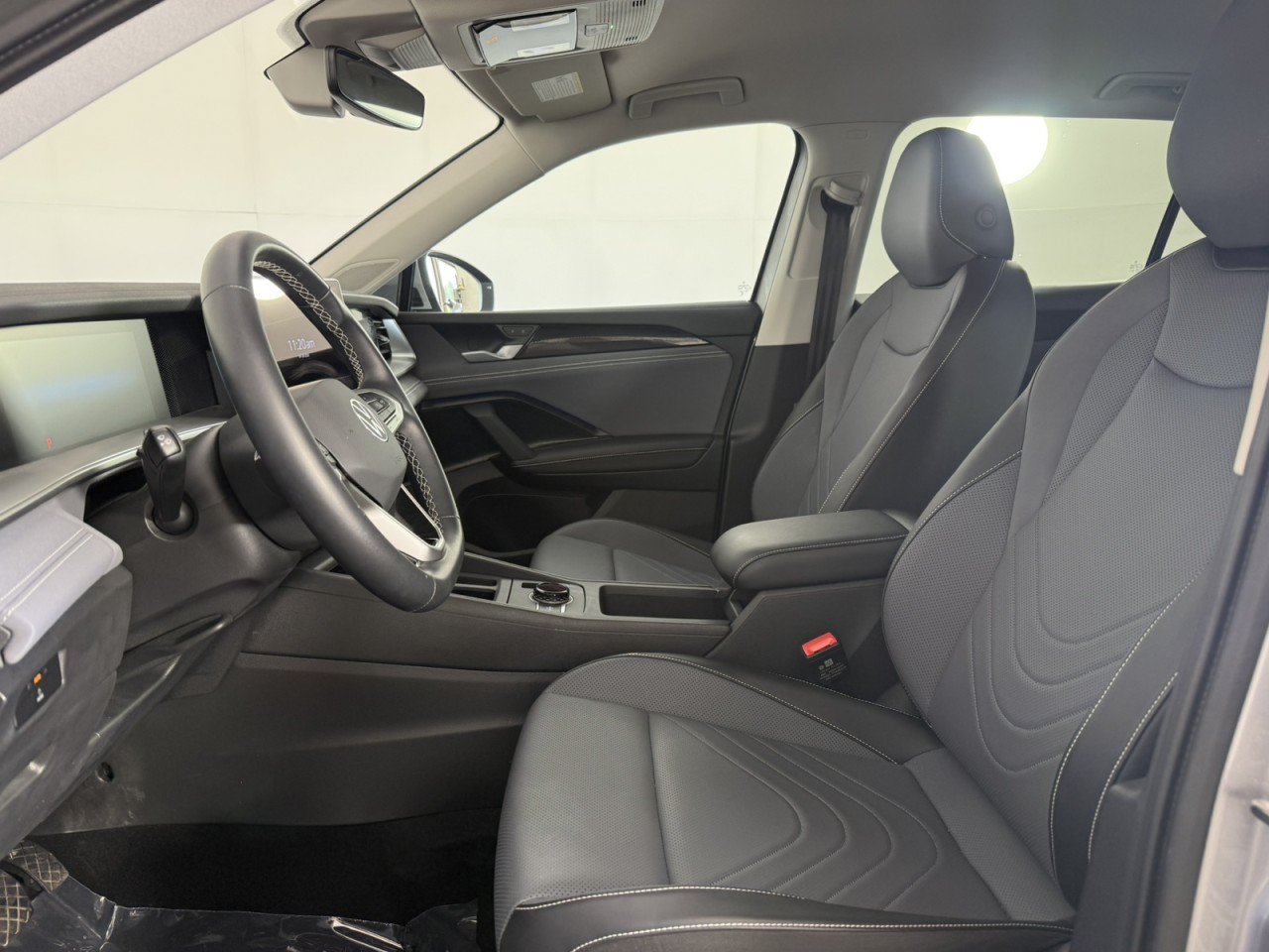 Used 2026 Volkswagen Tiguan SE FWD image 13