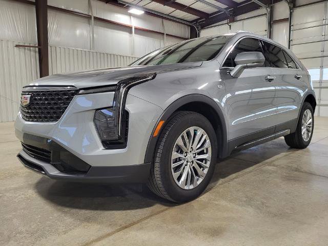 Used 2024 Cadillac XT4 Premium Luxury w/ Technology Package image 2