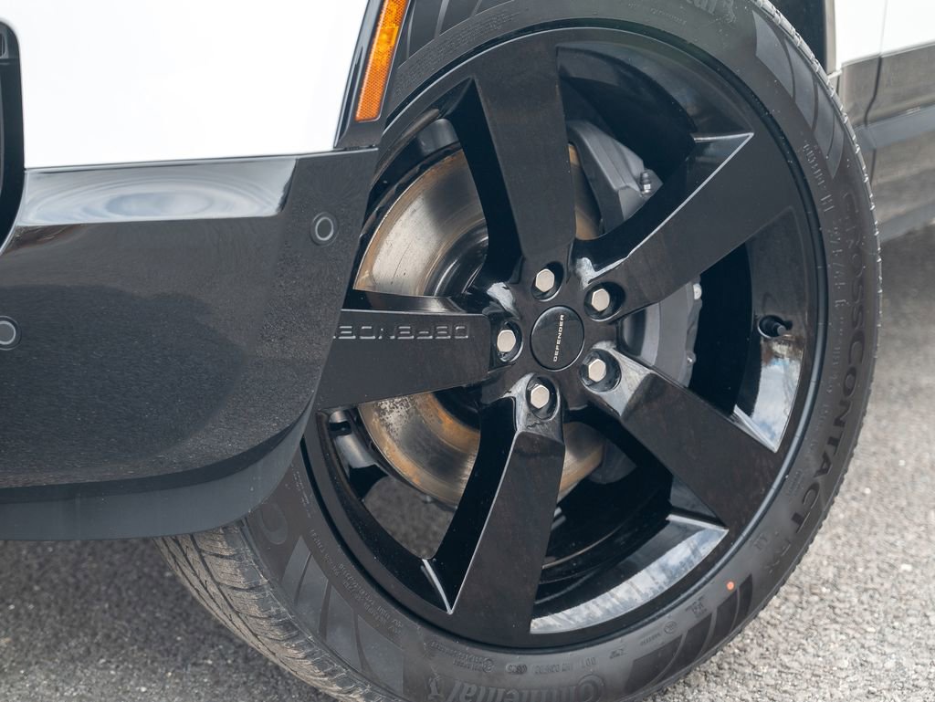 New 2026 Land Rover Defender 110 X-Dynamic SE image 9