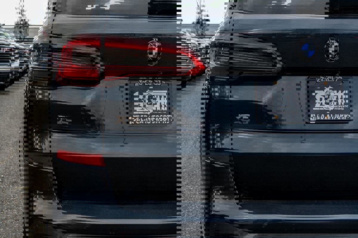 Used 2020 BMW X5 M50i w/ Executive Package image 10