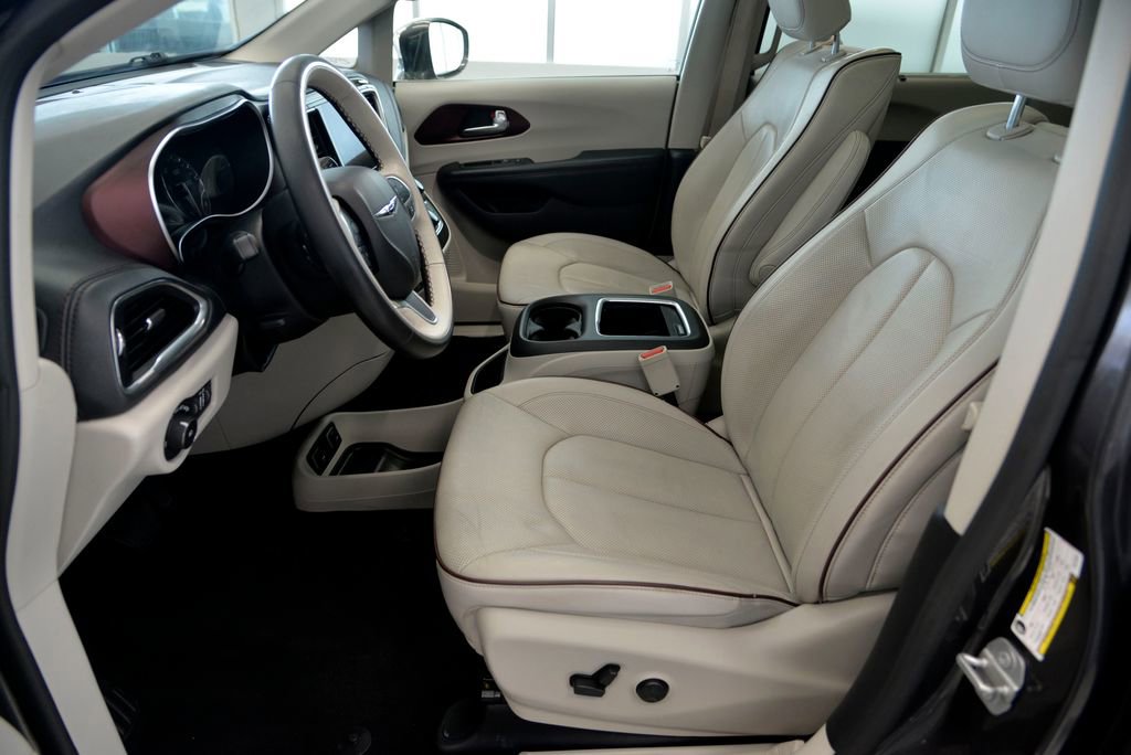 Used 2019 Chrysler Pacifica Limited w/ Advanced Safetytec Group image 15