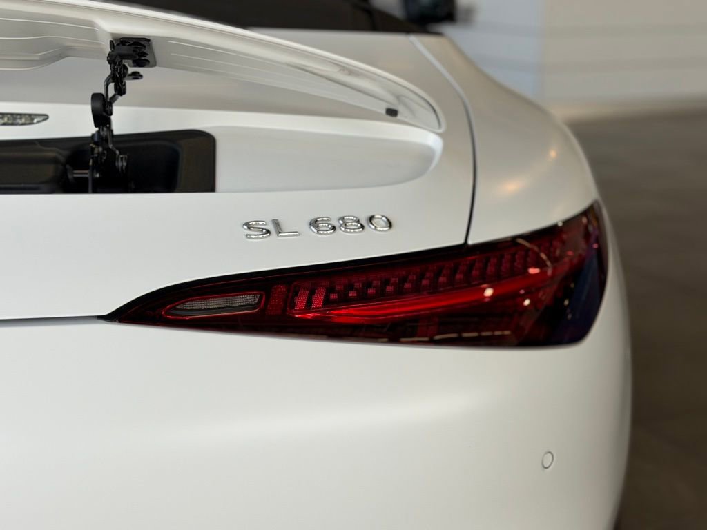 New 2026 Mercedes-Benz Maybach SL 680 image 10