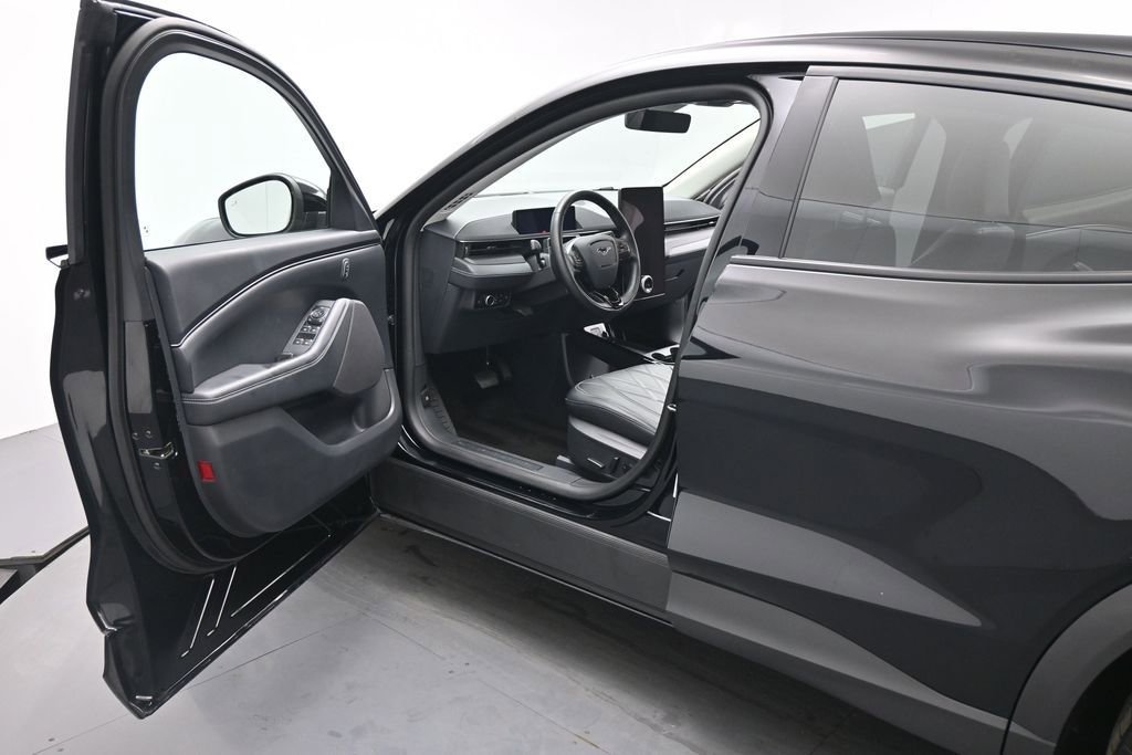 Certified 2024 Ford Mustang Mach-E Select RWD image 9