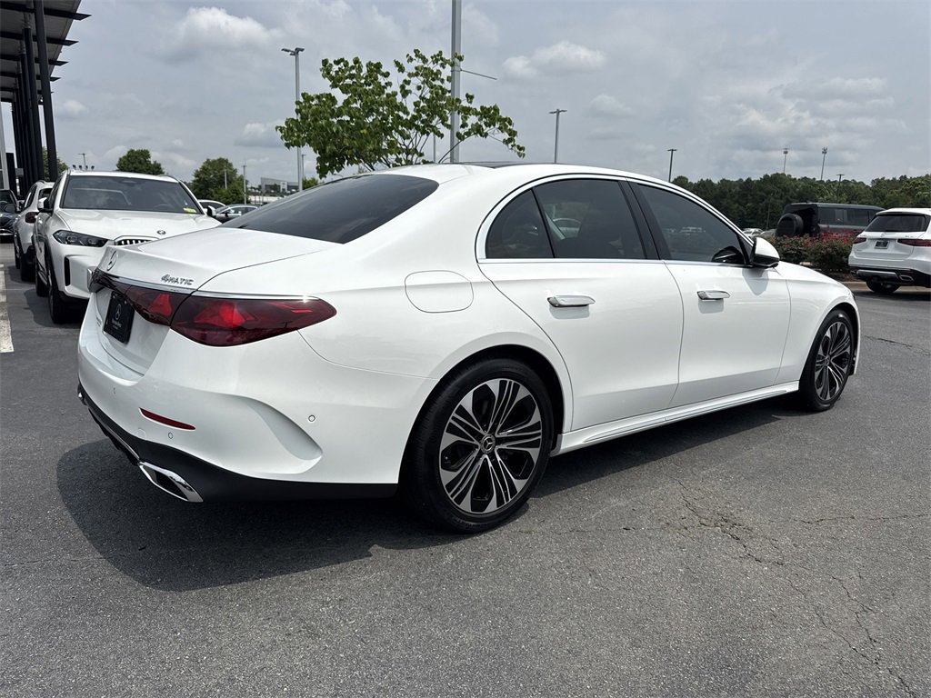 Used 2025 Mercedes-Benz E 350 4MATIC Sedan image 3