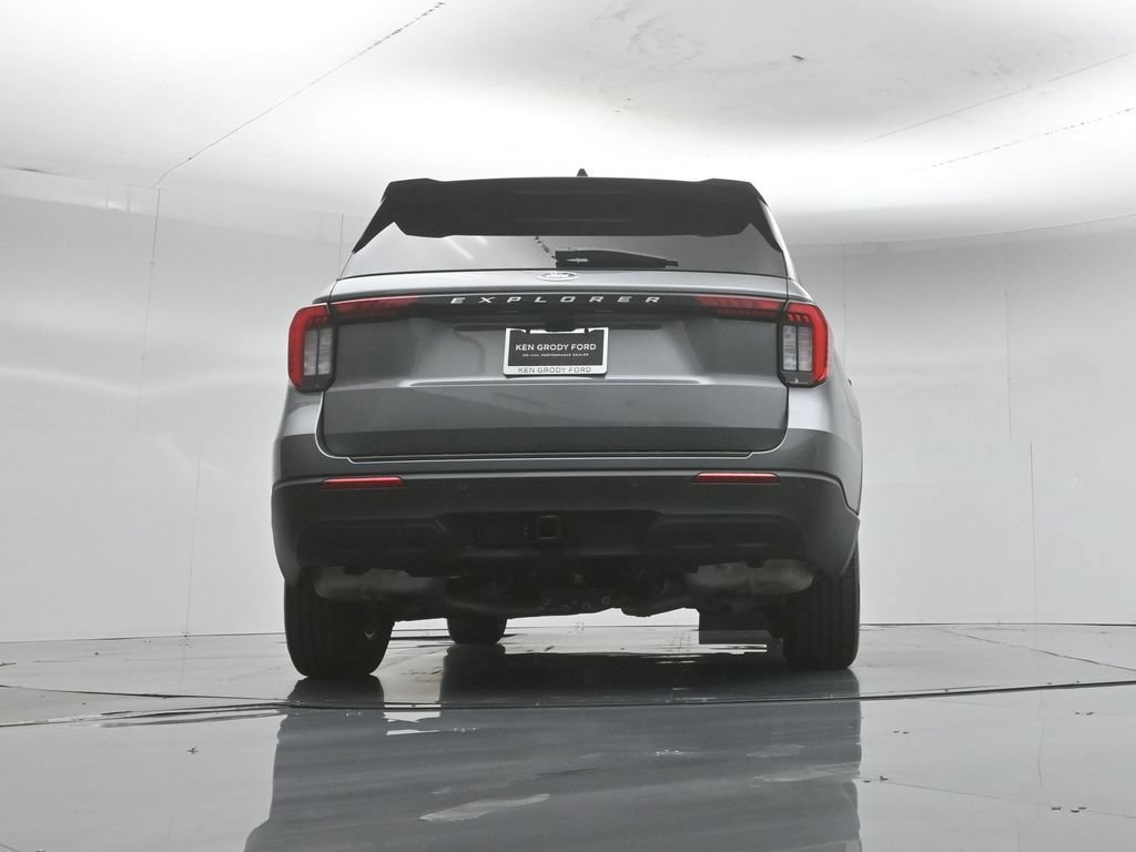 Certified 2025 Ford Explorer Active RWD image 49
