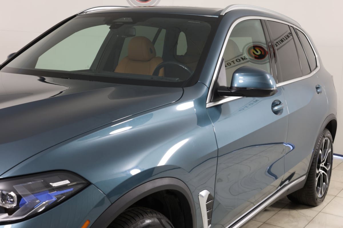 Used 2024 BMW X5 xDrive40i w/ Premium Package AWD/4WD image 52