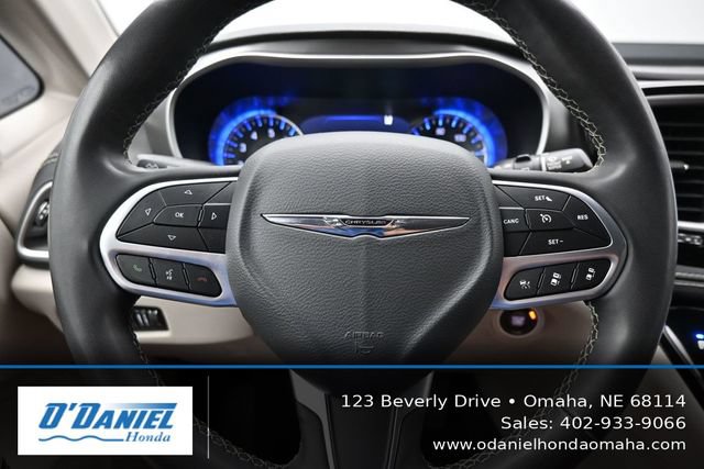 Used 2022 Chrysler Pacifica Touring-L FWD image 29