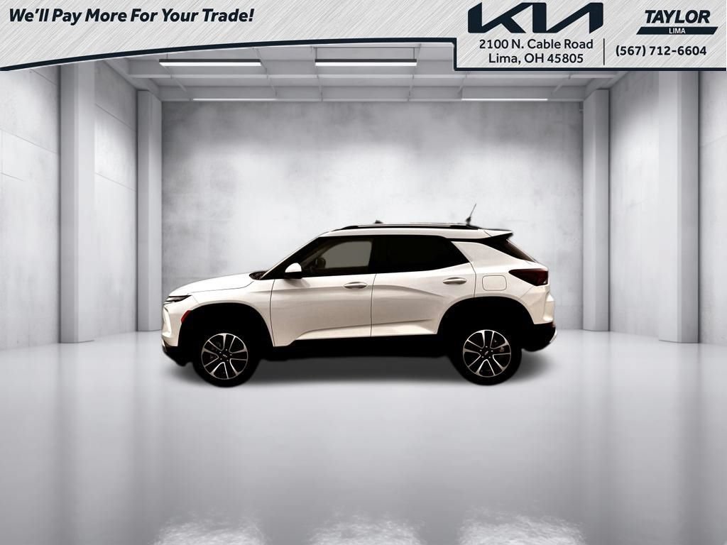 Used 2025 Chevrolet TrailBlazer LT AWD/4WD image 3