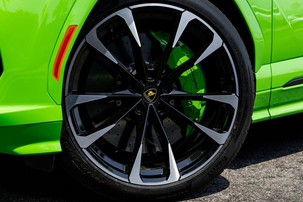 Used 2025 Lamborghini Urus SE image 25