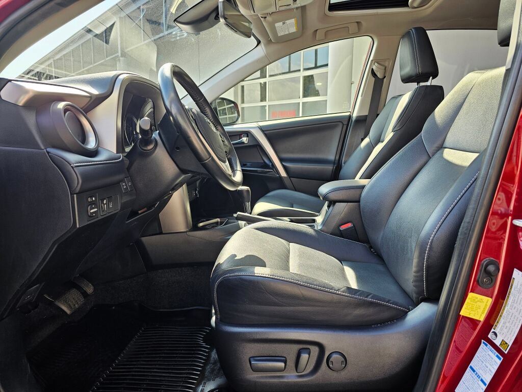 Used 2018 Toyota RAV4 Limited w/ All Weather Liner Package AWD/4WD image 20