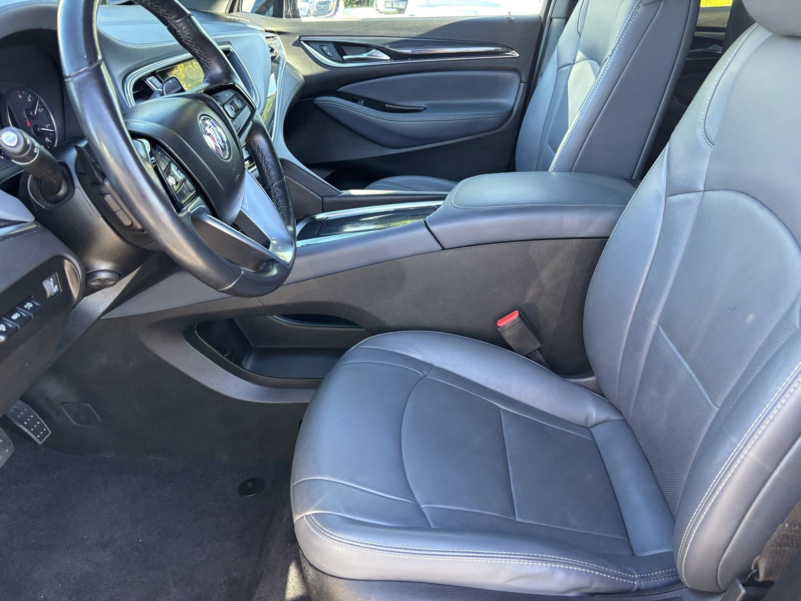 Used 2024 Buick Enclave Premium image 17