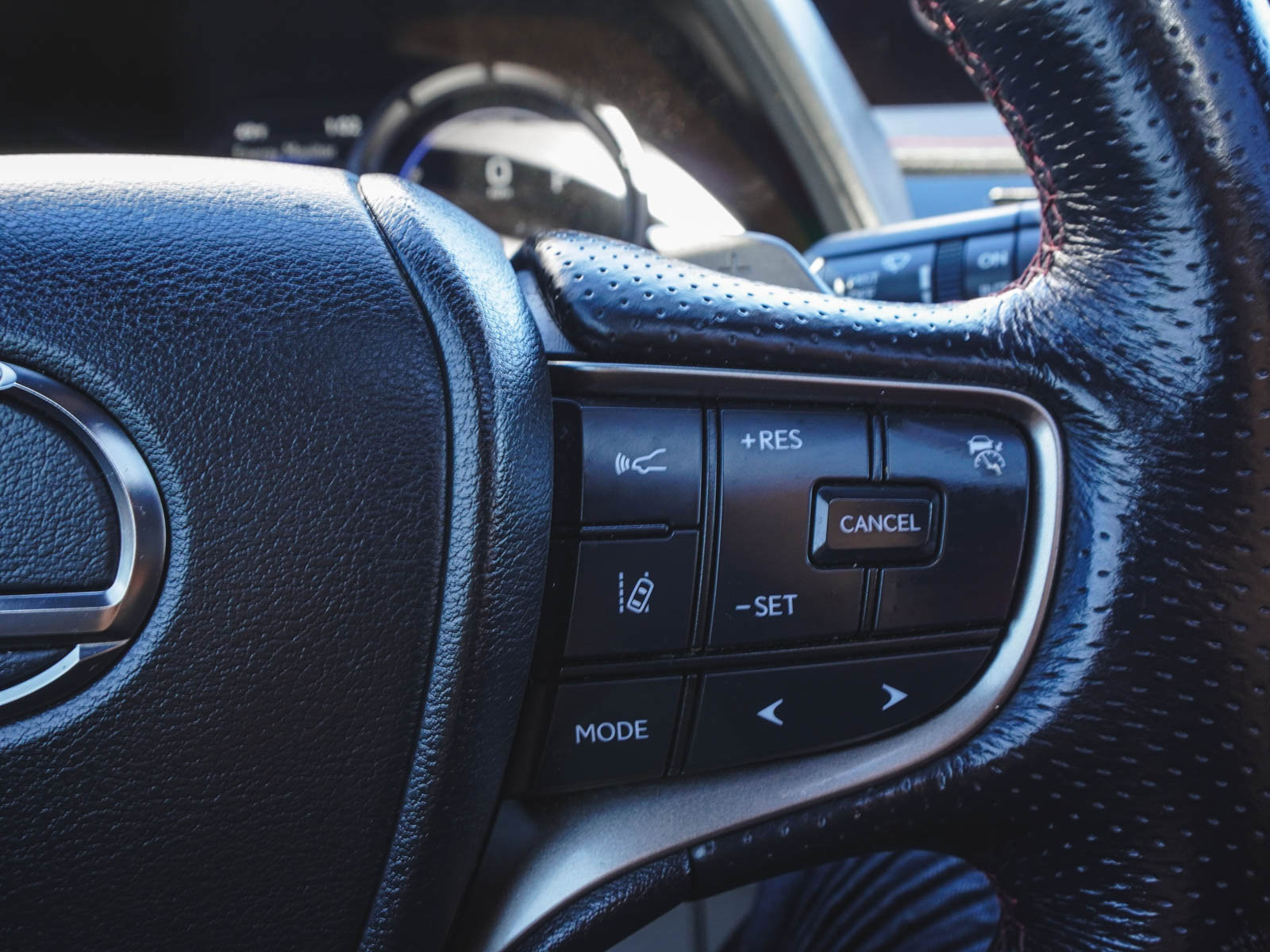 Used 2022 Lexus UX 250h F Sport image 22