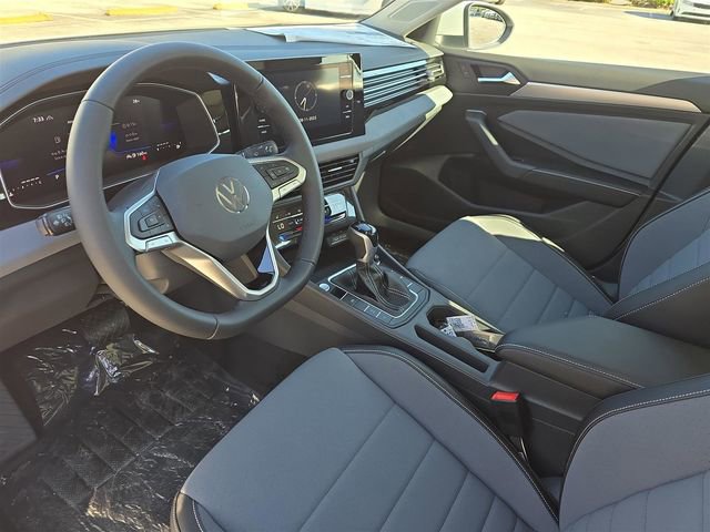 New 2025 Volkswagen Jetta SE image 18