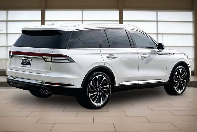 Used 2021 Lincoln Aviator Reserve w/ Equipment Group 201A AWD/4WD image 2